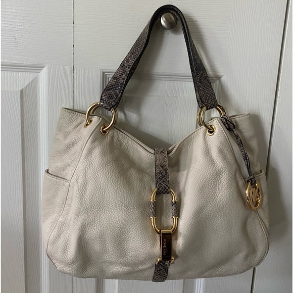 MICHAEL KORS Ivory Soft Pebbled Leather Hobo Shoulder Bag - Picture 3 of 16